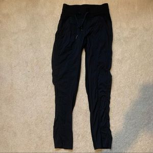 Lululemon Cropped Dance Studio